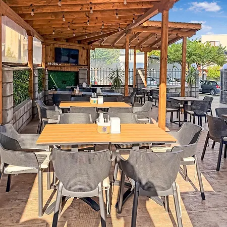 Solea Family & Restaurant L Free Parking 酒店 拉夫达