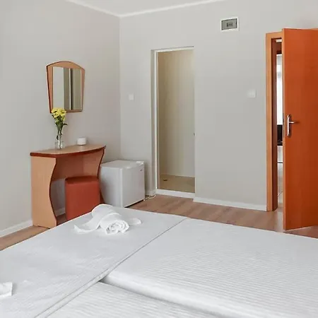 Solea Family & Restaurant L Free Parking Готель